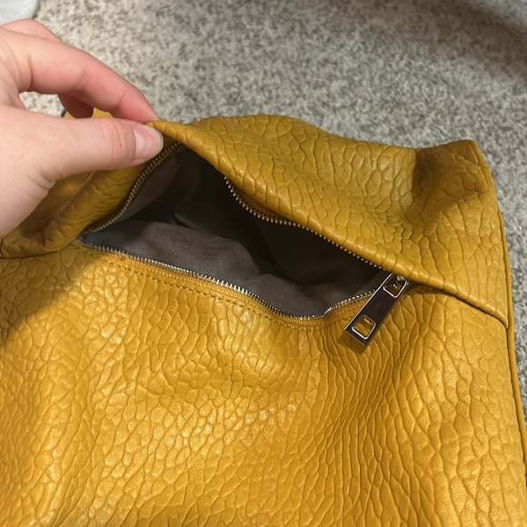 Vince Camuto, NEVER USED, Tumeric in color - Picture 6 of 14